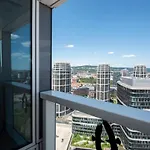 28th Floor Luxury Skyline 1bdrm - Downtown Center Pressburg