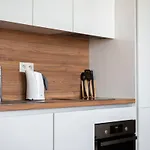 28th Floor Luxury Skyline 1bdrm - Downtown Center *