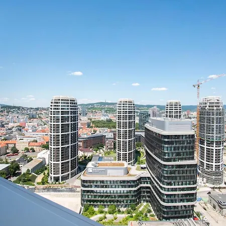 28th Floor Luxury Skyline 1bdrm - Downtown Center * Братислава