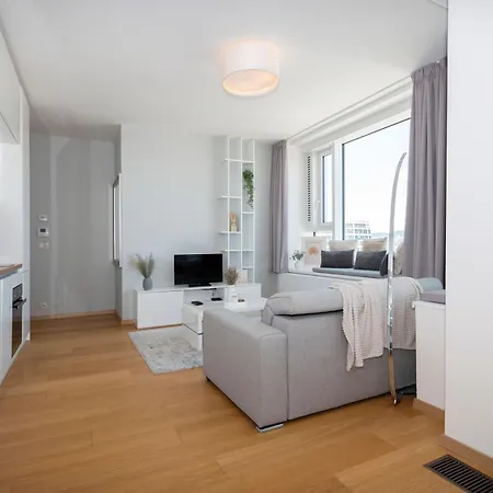 Apartment Luxury 1bdrm On The 28th Floor Pressburg