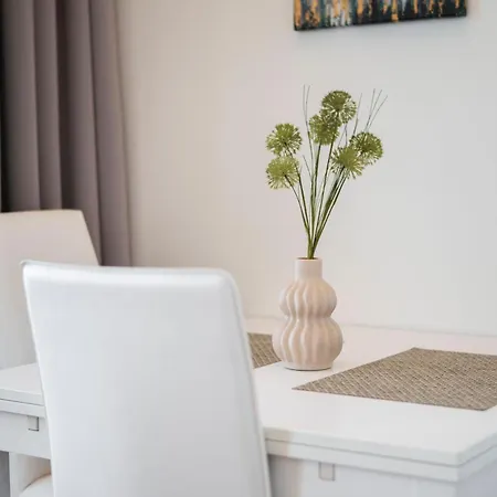 28th Floor Luxury Skyline 1bdrm - Downtown Center * Bratislava