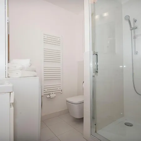 28th Floor Luxury Skyline 1bdrm - Downtown Center Bratislava