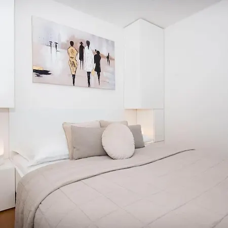Apartment 28th Floor Luxury Skyline 1bdrm - Downtown Center *