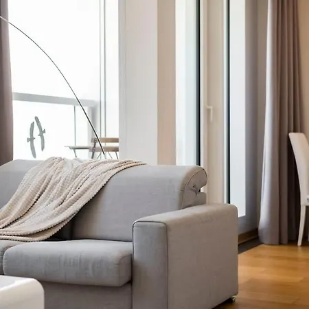 Luxury 1bdrm On The 28th Floor * براتسيلافا