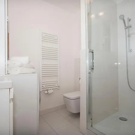 Luxury 1bdrm On The 28th Floor شقة براتسيلافا