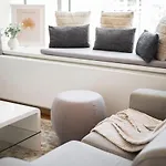 28th Floor Luxury Skyline 1bdrm - Downtown Center