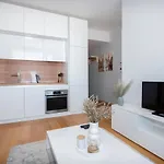 דירה 28th Floor Luxury Skyline 1bdrm - Downtown Center ברטיסלאבה