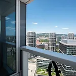 28th Floor Luxury Skyline 1bdrm - Downtown Center