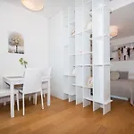 28th Floor Luxury Skyline 1bdrm - Downtown Center
